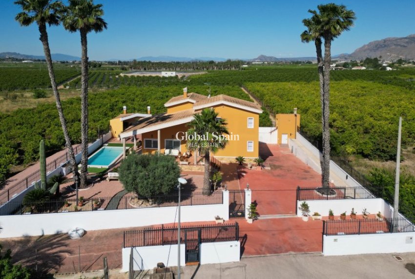 Resale - VILLA -
ORIHUELA - Inland
