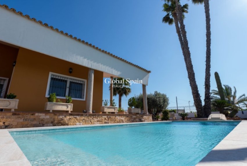 Resale - VILLA -
ORIHUELA - Inland