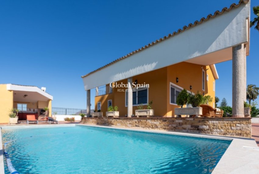 Resale - VILLA -
ORIHUELA - Inland