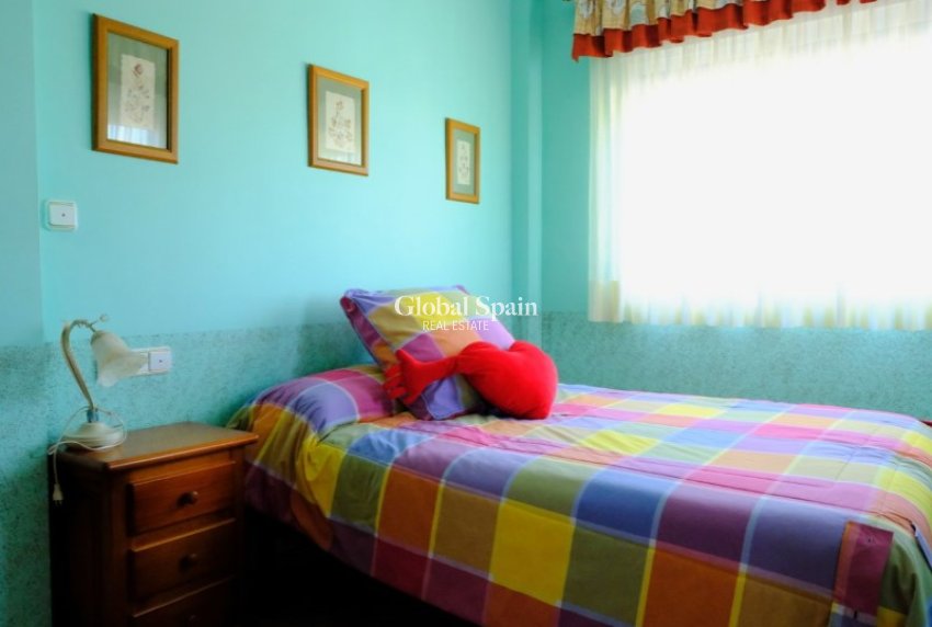 Resale - VILLA -
ORIHUELA - Inland