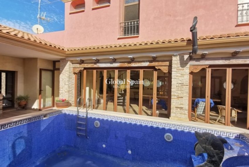 Resale - VILLA -
ORIHUELA - Inland