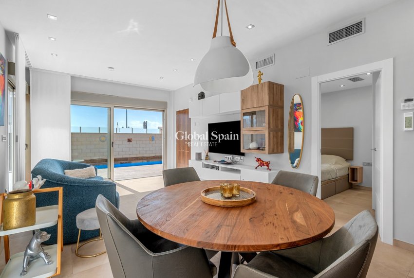 Resale - VILLA -
ORIHUELA - Inland