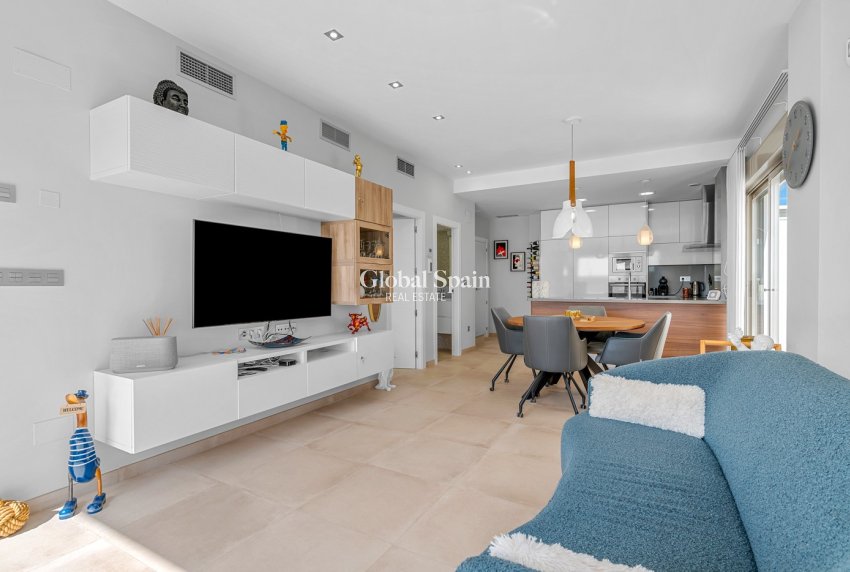 Resale - VILLA -
ORIHUELA - Inland