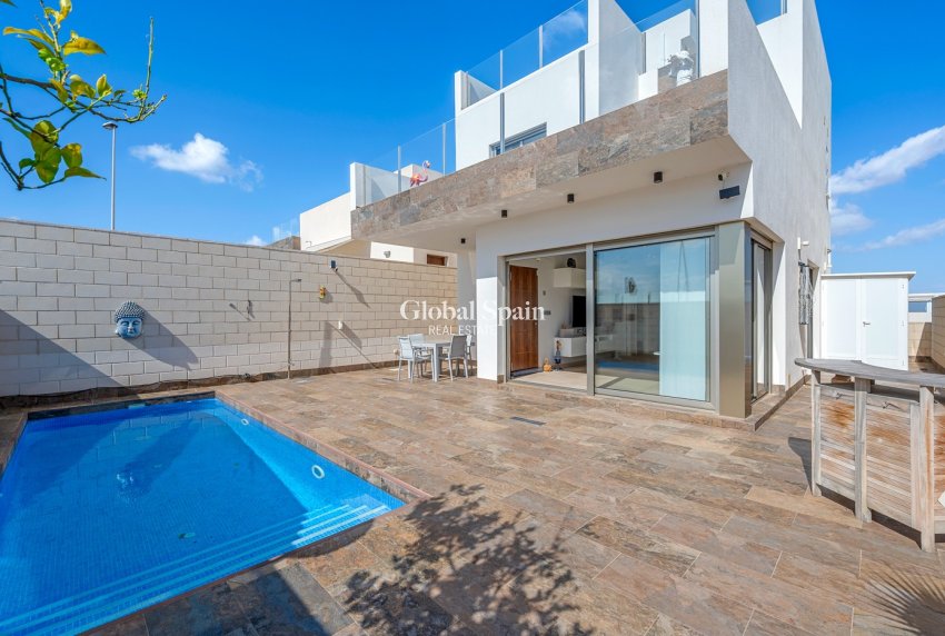 Resale - VILLA -
ORIHUELA - Inland