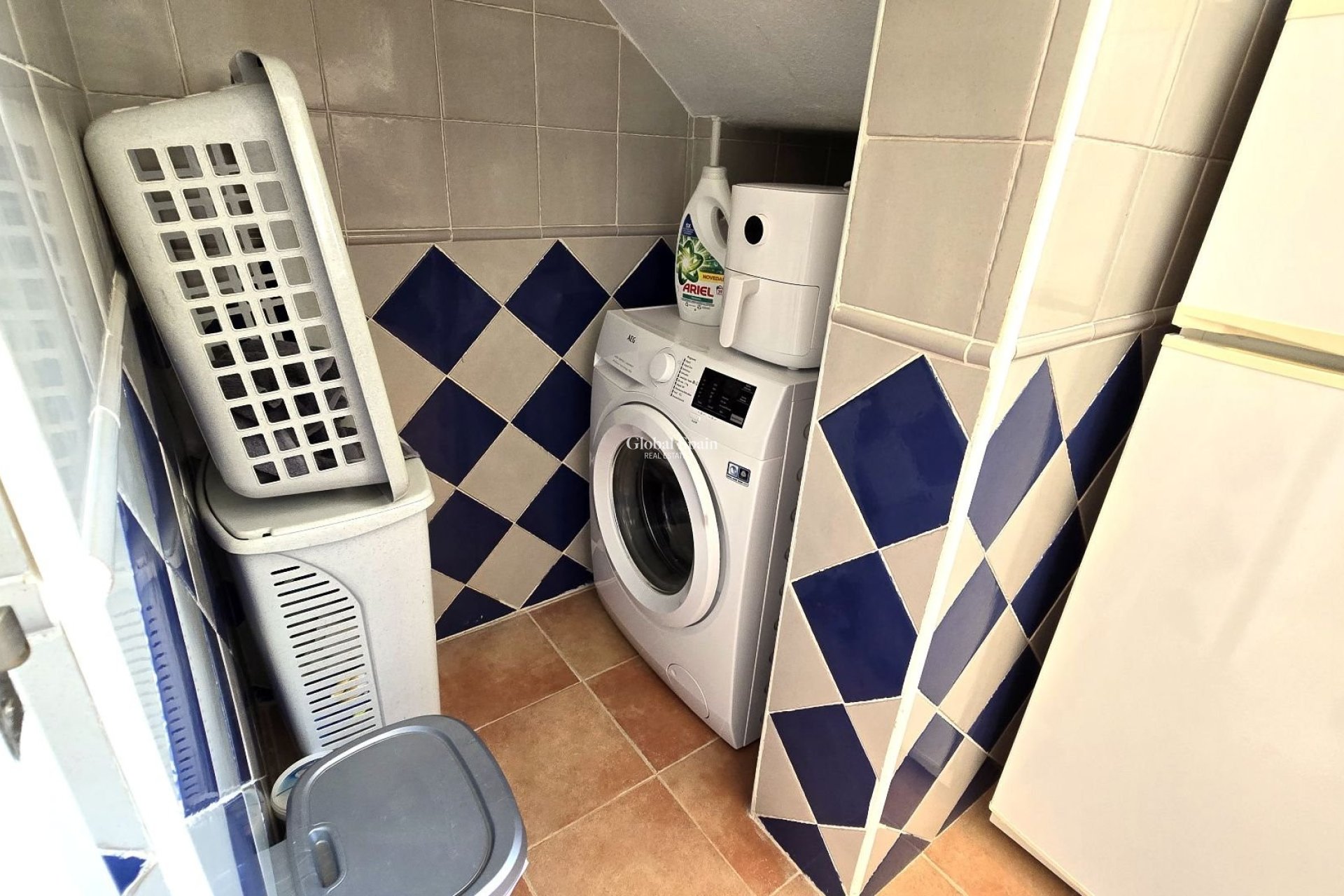 Resale - VILLA -
ORIHUELA - Inland