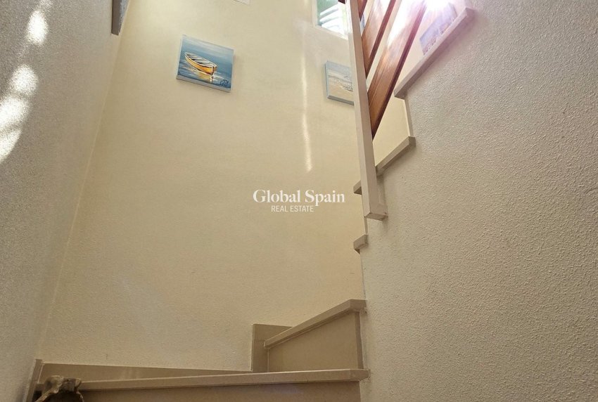 Resale - VILLA -
ORIHUELA - Inland