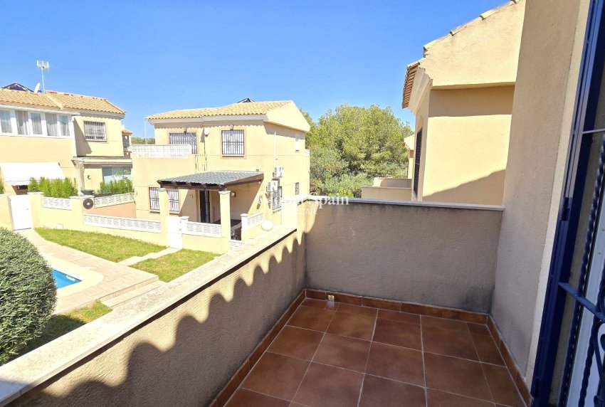 Resale - VILLA -
ORIHUELA - Inland