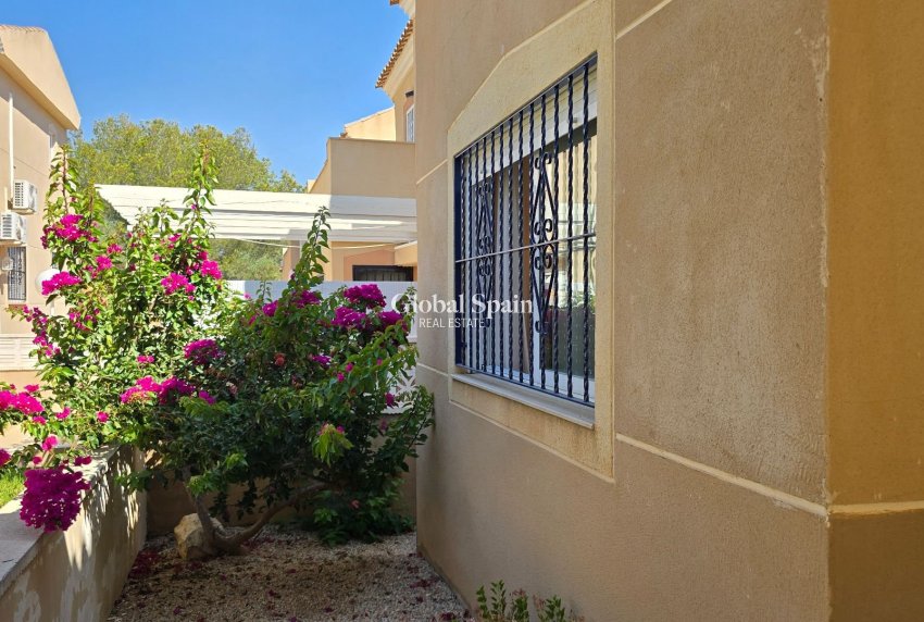 Resale - VILLA -
ORIHUELA - Inland