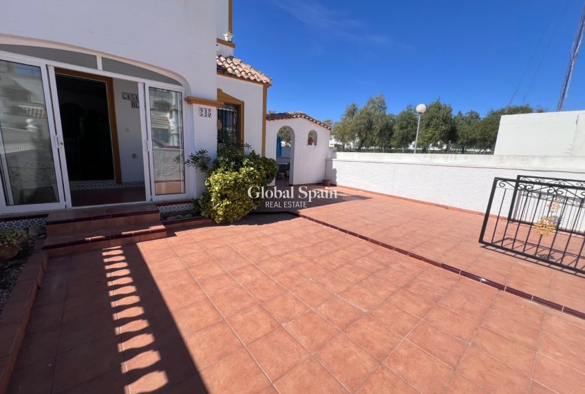 Resale - VILLA -
ORIHUELA - Inland