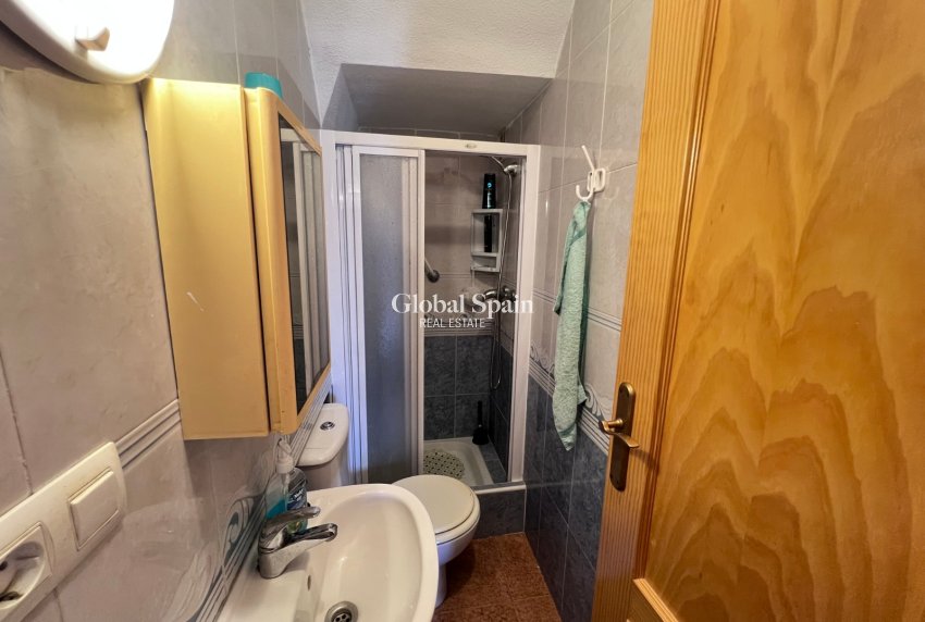 Resale - VILLA -
ORIHUELA - Inland