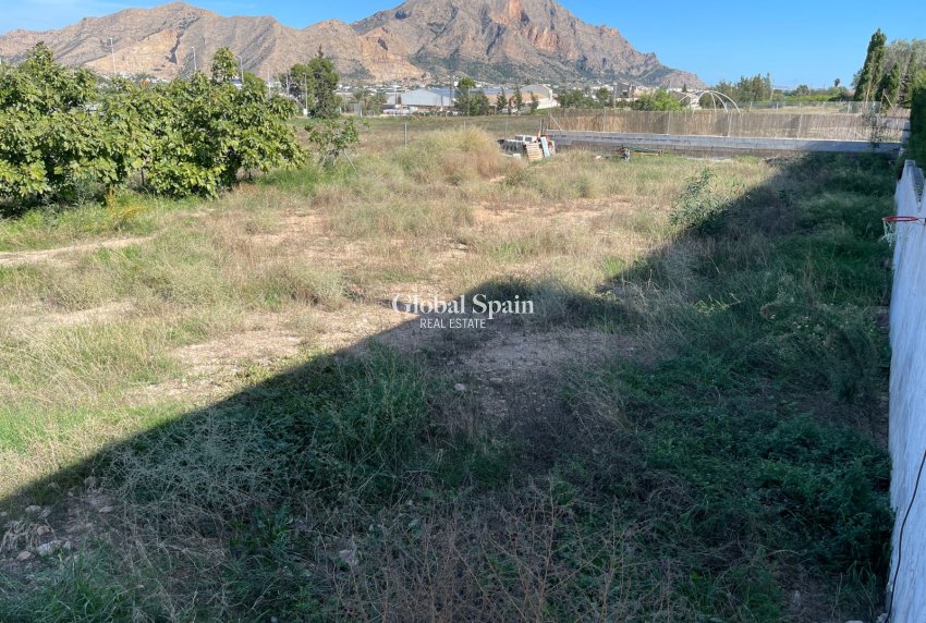 Resale - VILLA -
ORIHUELA - Inland