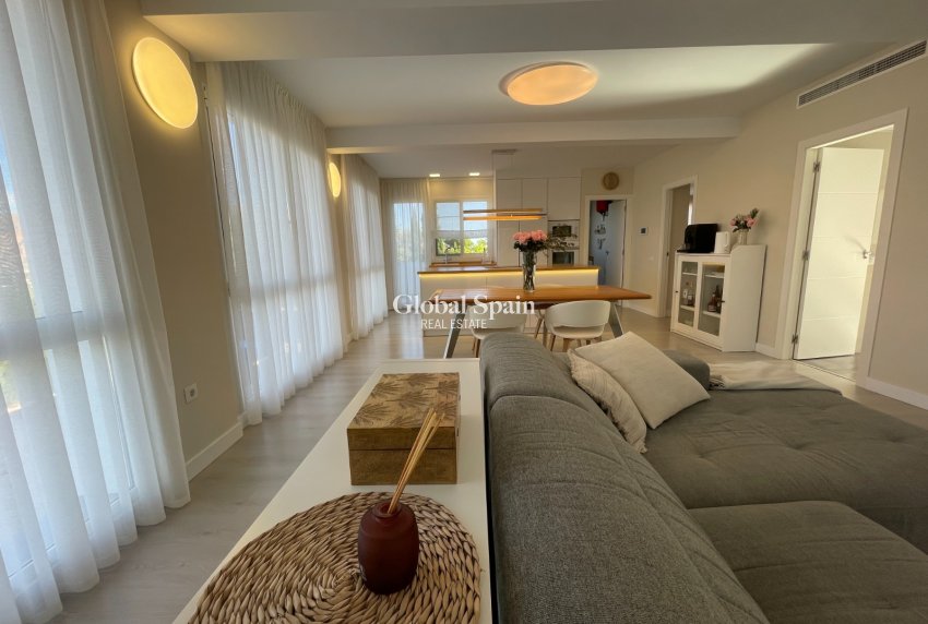 Resale - VILLA -
ORIHUELA - Inland