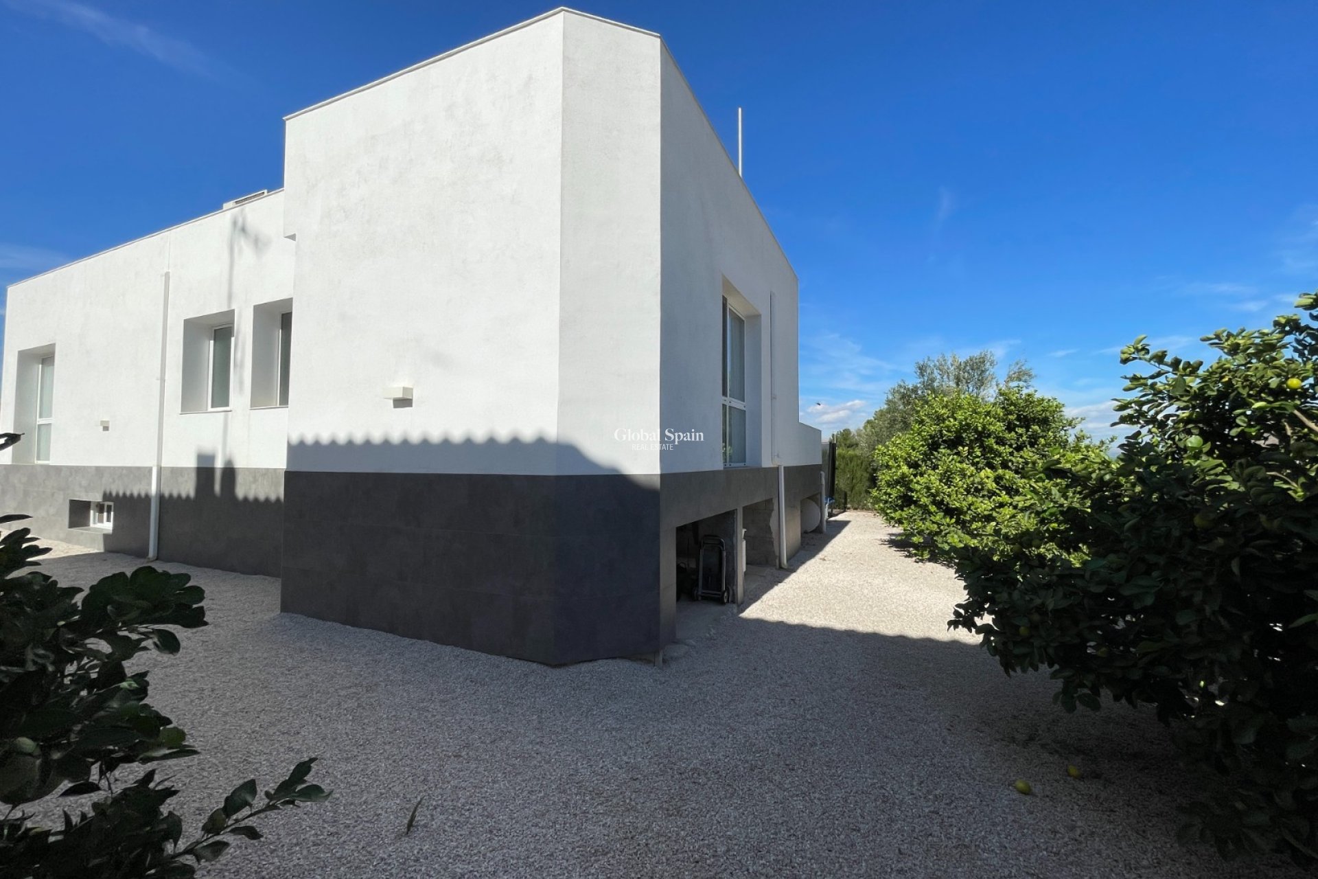 Resale - VILLA -
ORIHUELA - Inland