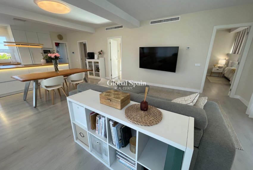 Resale - VILLA -
ORIHUELA - Inland