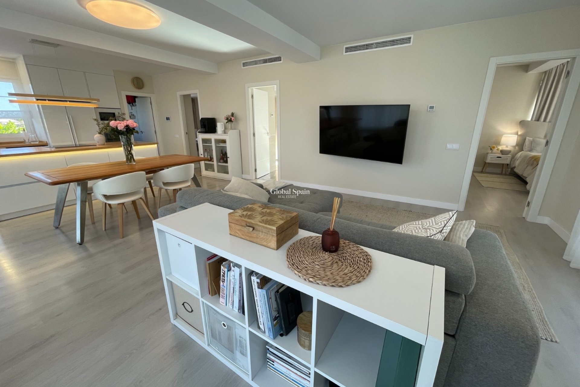 Resale - VILLA -
ORIHUELA - Inland