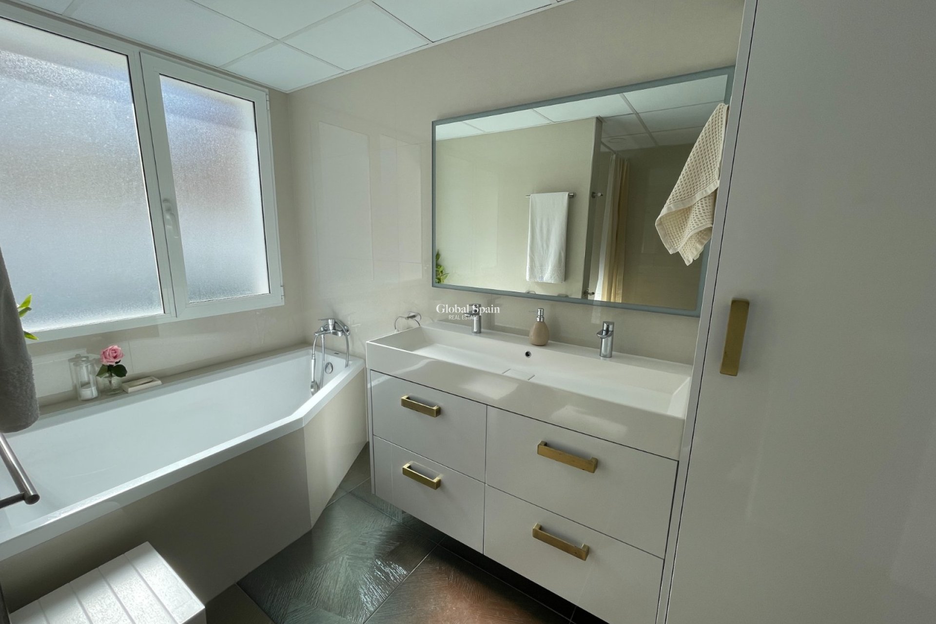 Resale - VILLA -
ORIHUELA - Inland