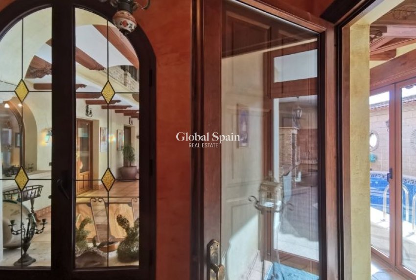 Resale - VILLA -
ORIHUELA - Inland