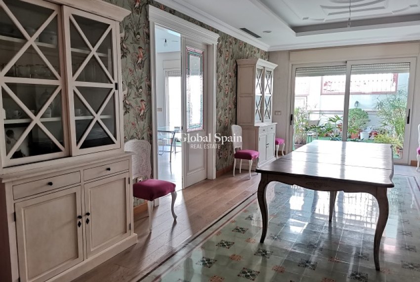 Resale - VILLA -
ORIHUELA - Inland