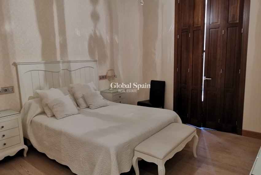 Resale - VILLA -
ORIHUELA - Inland