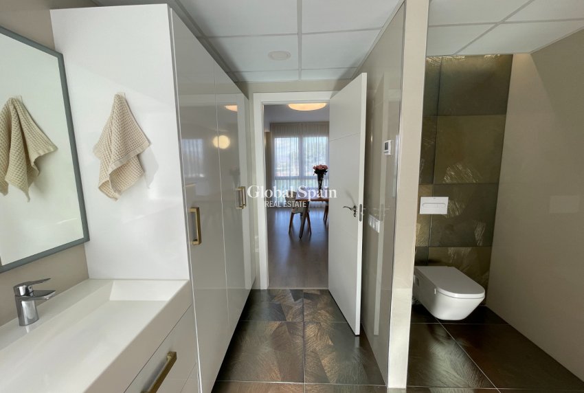 Resale - VILLA -
ORIHUELA - Inland