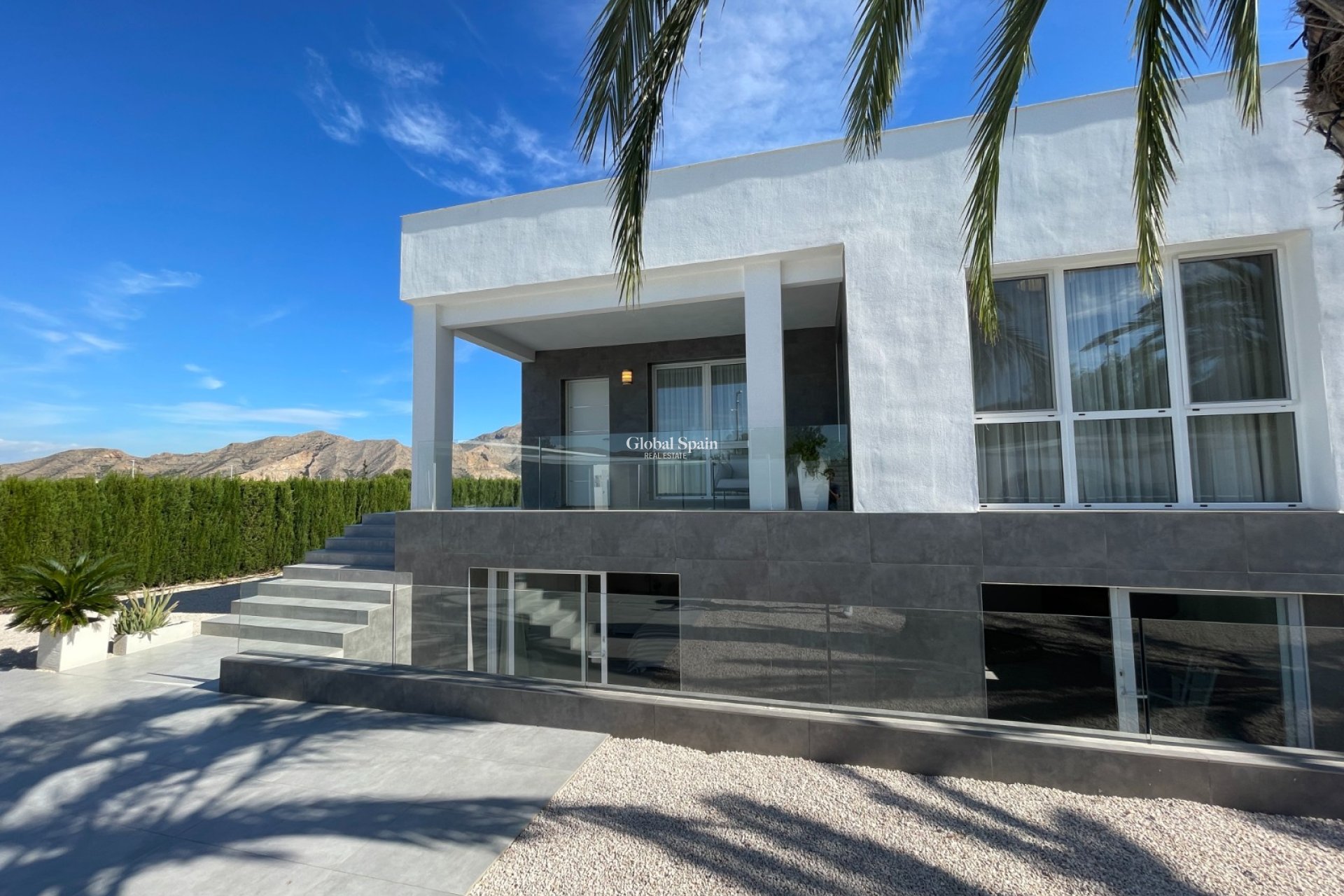 Resale - VILLA -
ORIHUELA - Inland