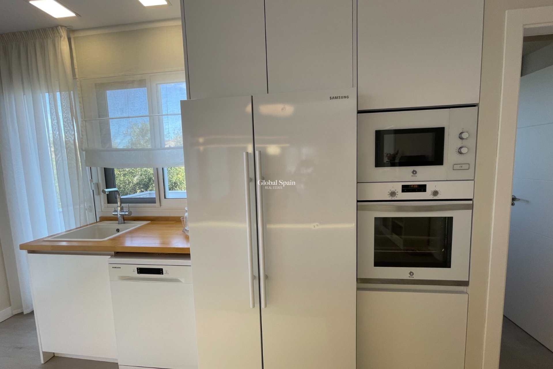 Resale - VILLA -
ORIHUELA - Inland