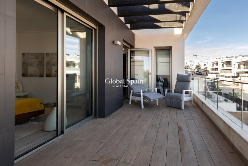 Resale - VILLA -
ORIHUELA - Inland