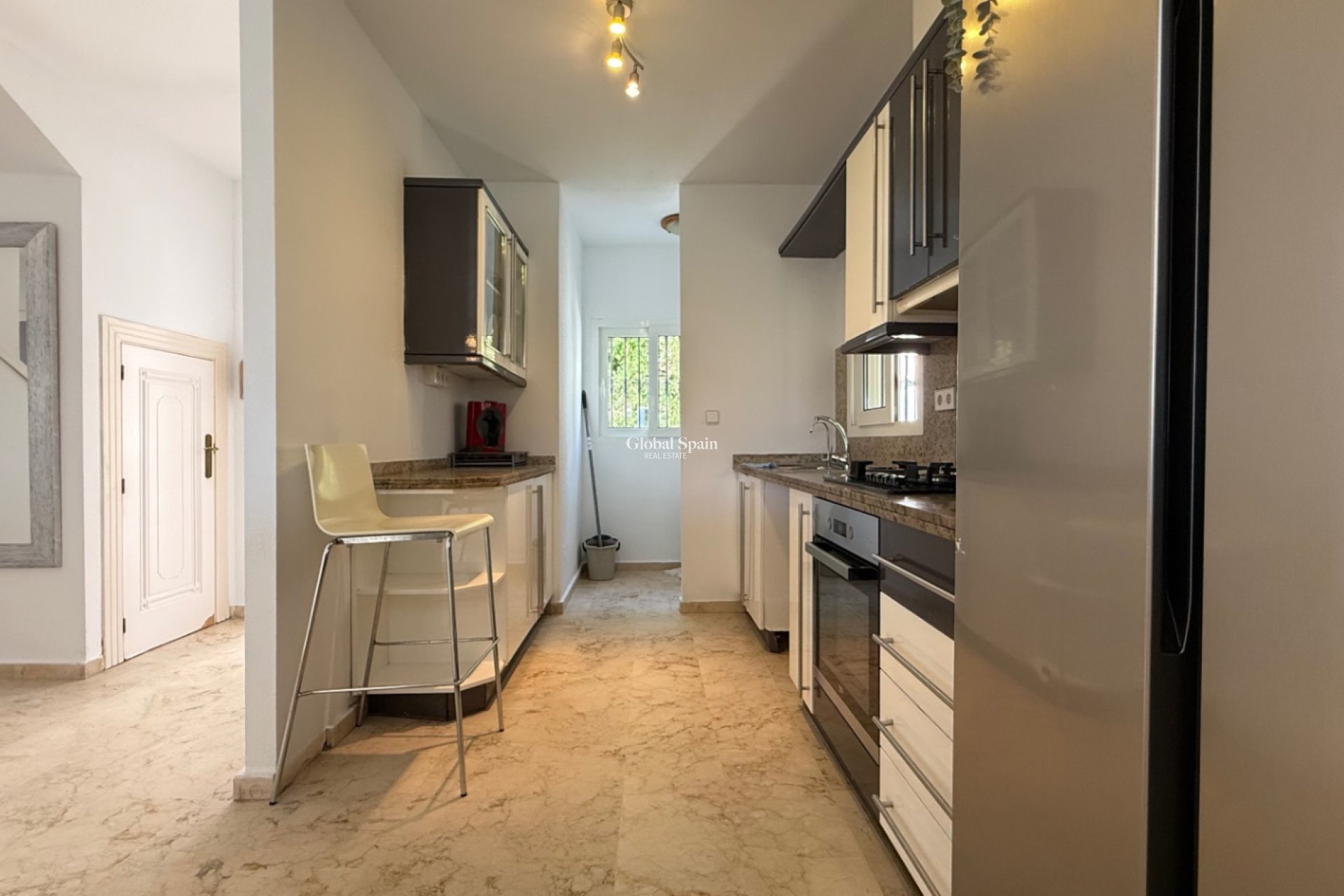 Resale - VILLA -
ORIHUELA - Inland