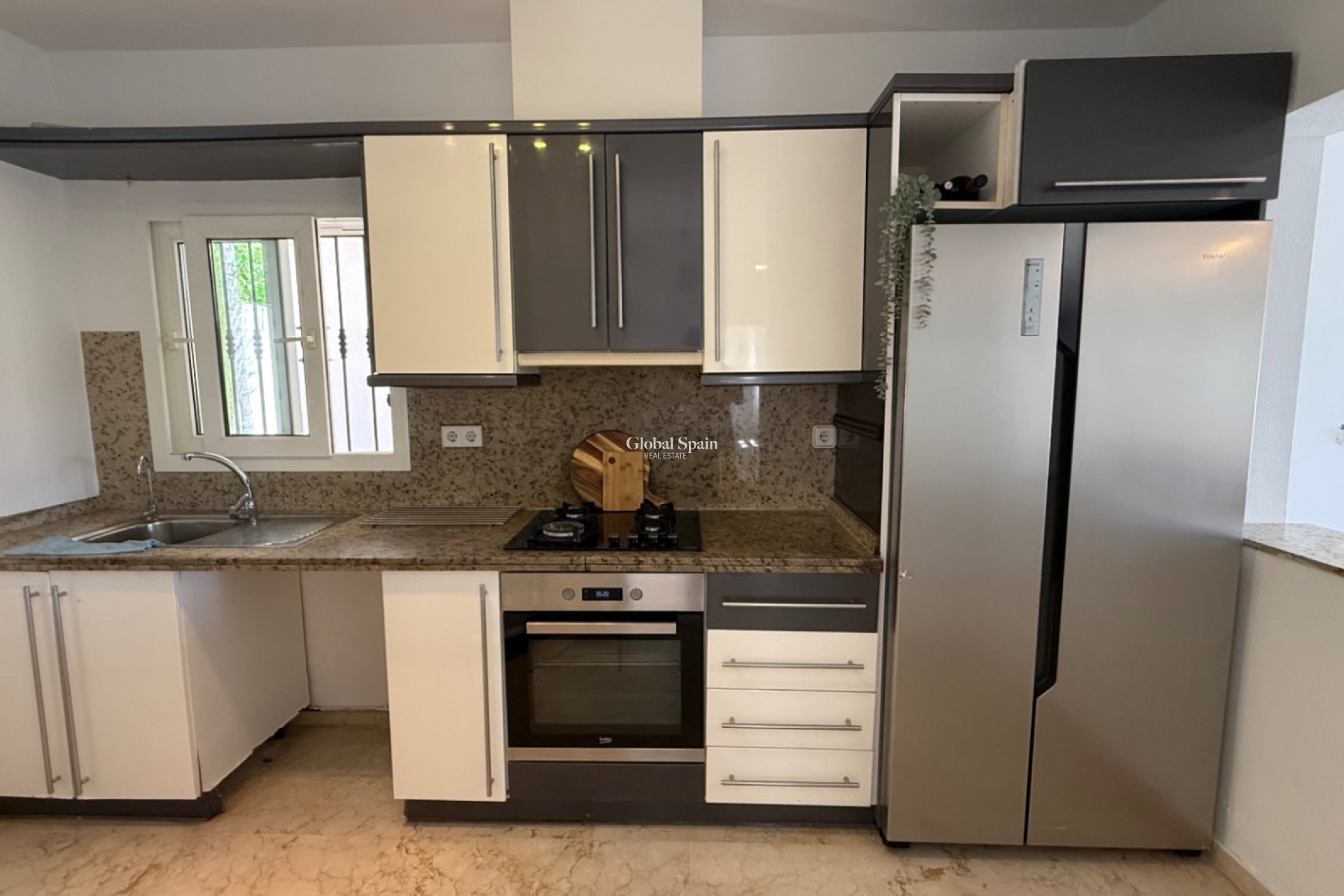 Resale - VILLA -
ORIHUELA - Inland