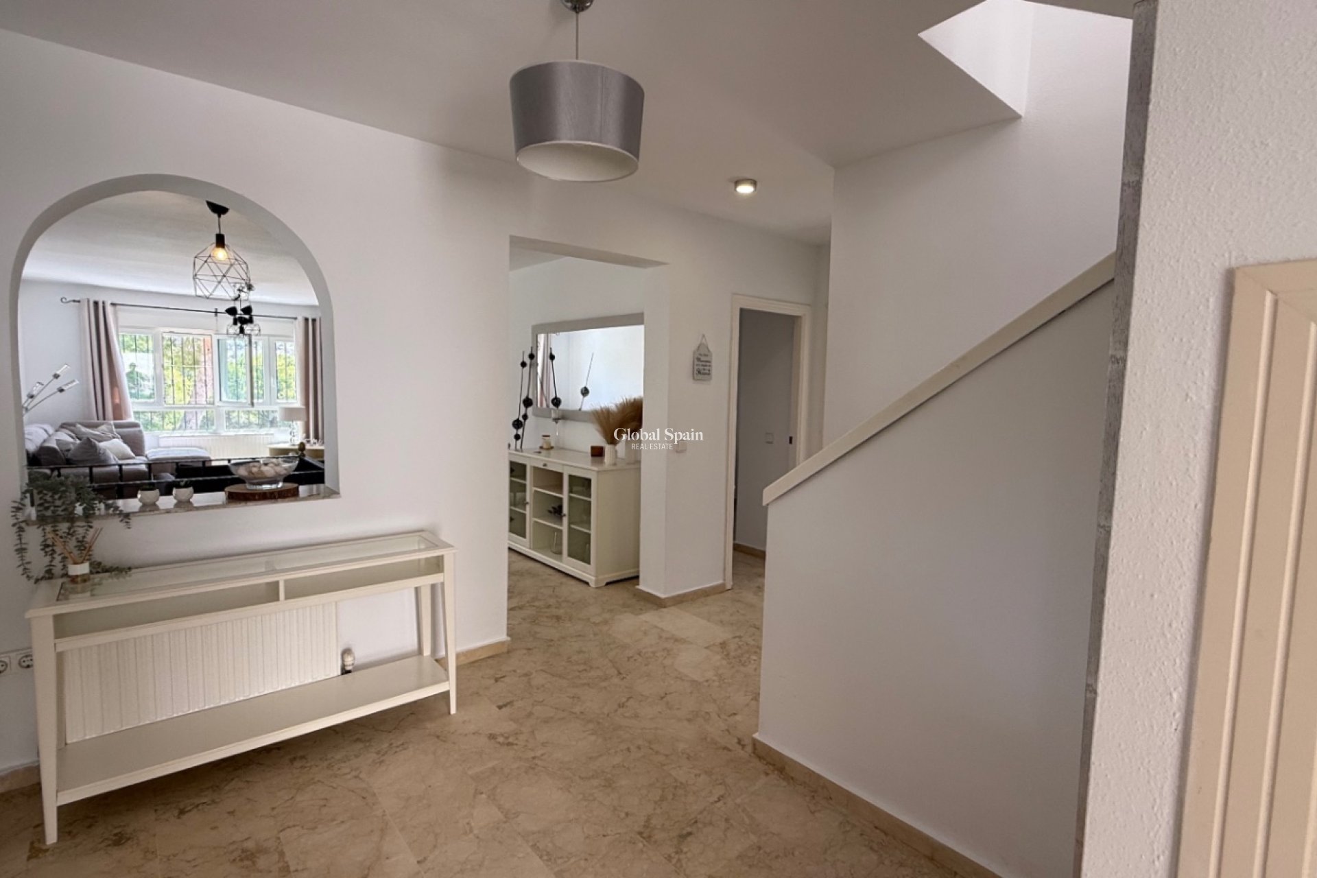 Resale - VILLA -
ORIHUELA - Inland