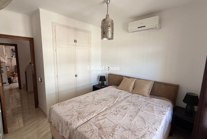 Resale - VILLA -
ORIHUELA - Inland