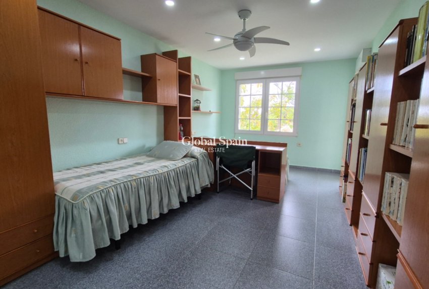 Resale - VILLA -
ORIHUELA - Inland