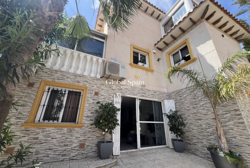 Resale - VILLA -
ORIHUELA - Inland