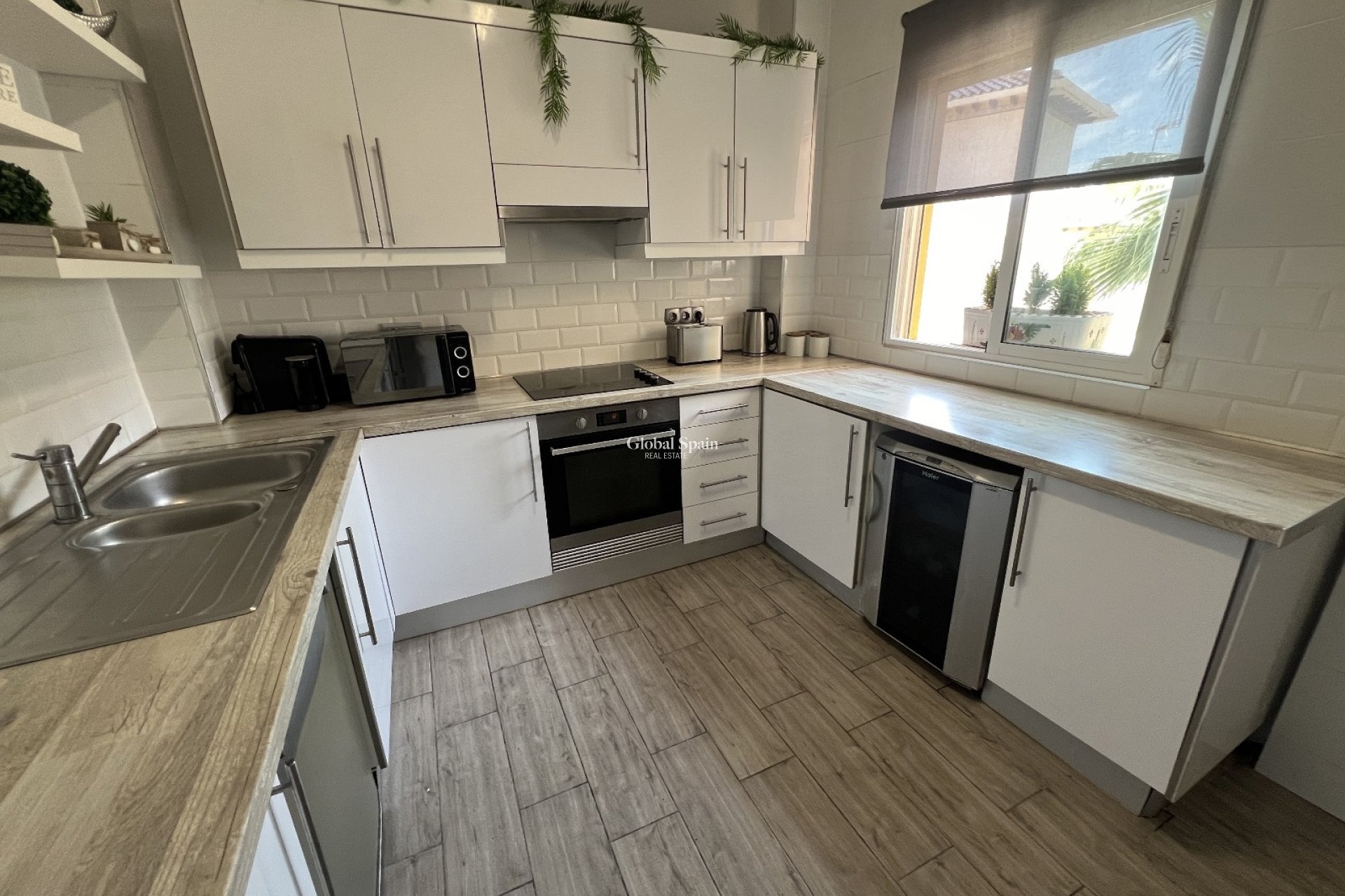 Resale - VILLA -
ORIHUELA - Inland