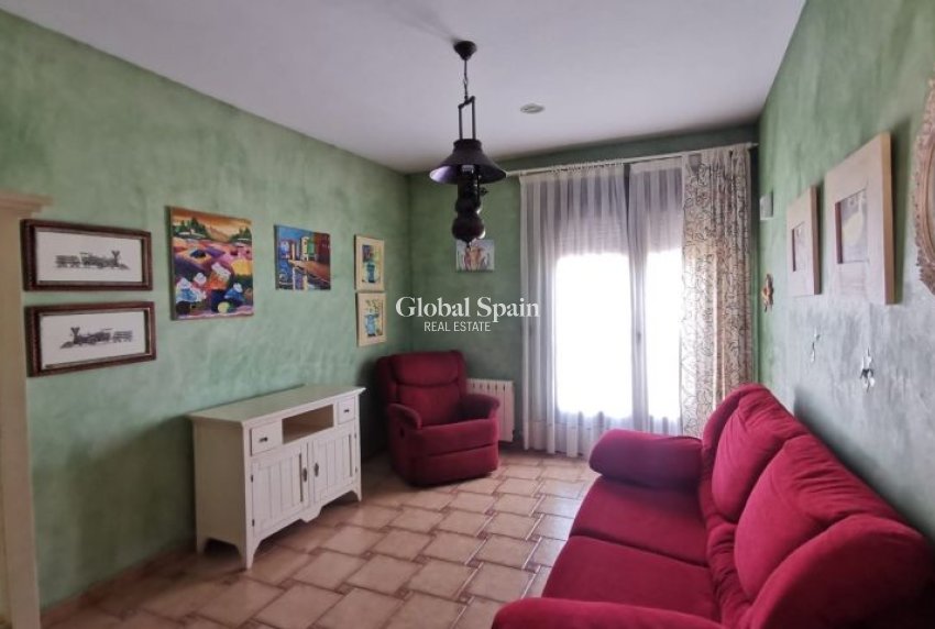 Resale - VILLA -
ORIHUELA - Inland