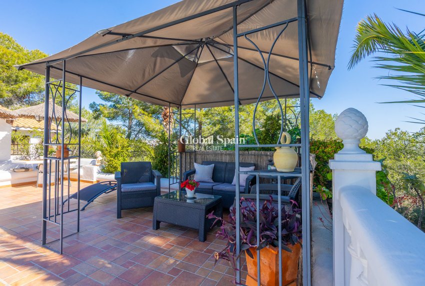 Resale - VILLA -
ORIHUELA - Inland
