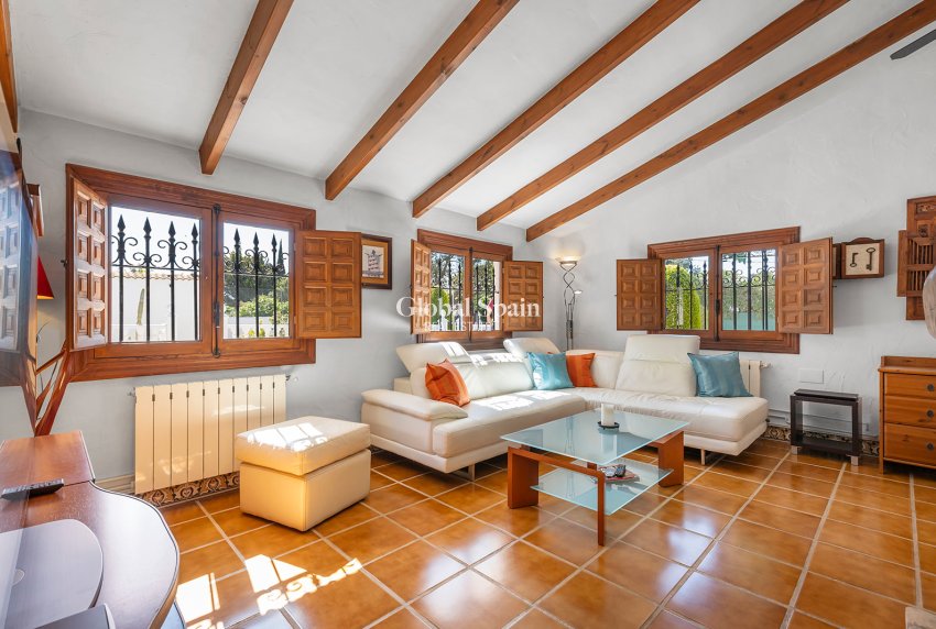 Resale - VILLA -
ORIHUELA - Inland