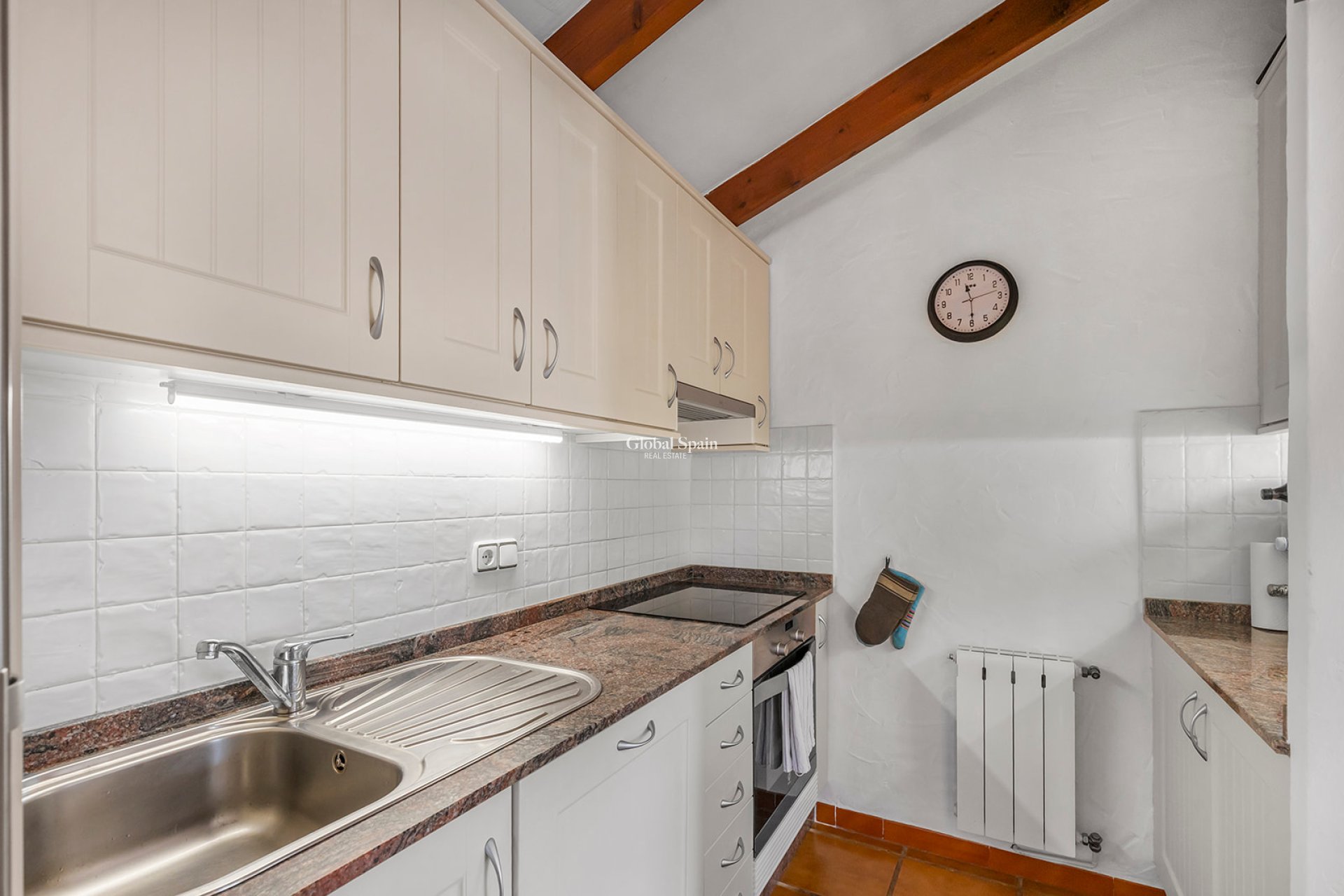 Resale - VILLA -
ORIHUELA - Inland