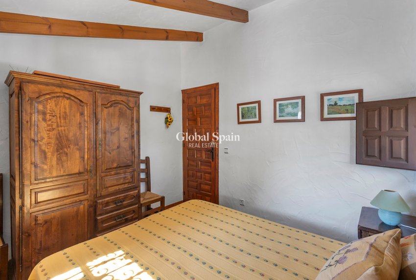Resale - VILLA -
ORIHUELA - Inland