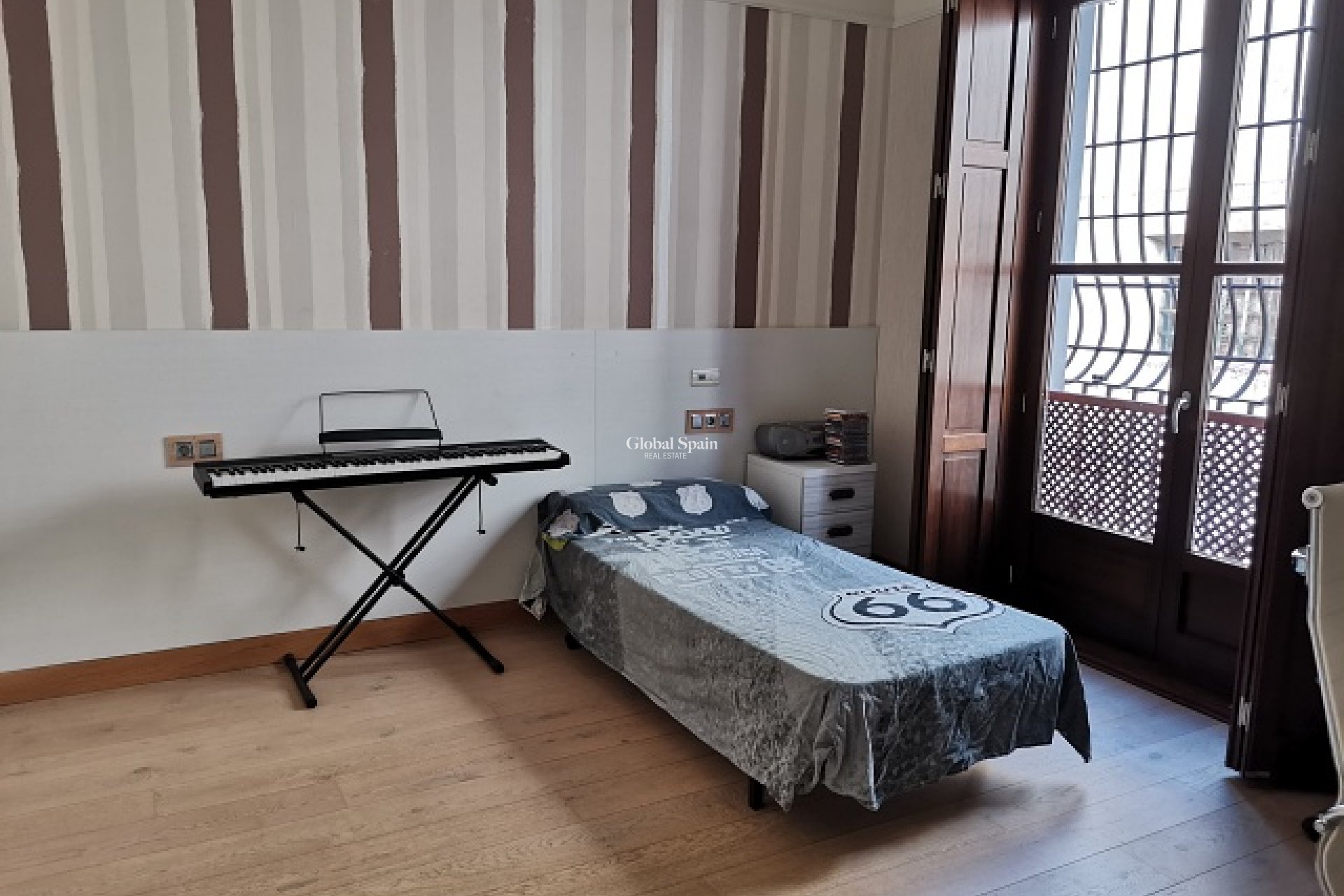 Resale - VILLA -
ORIHUELA - Inland