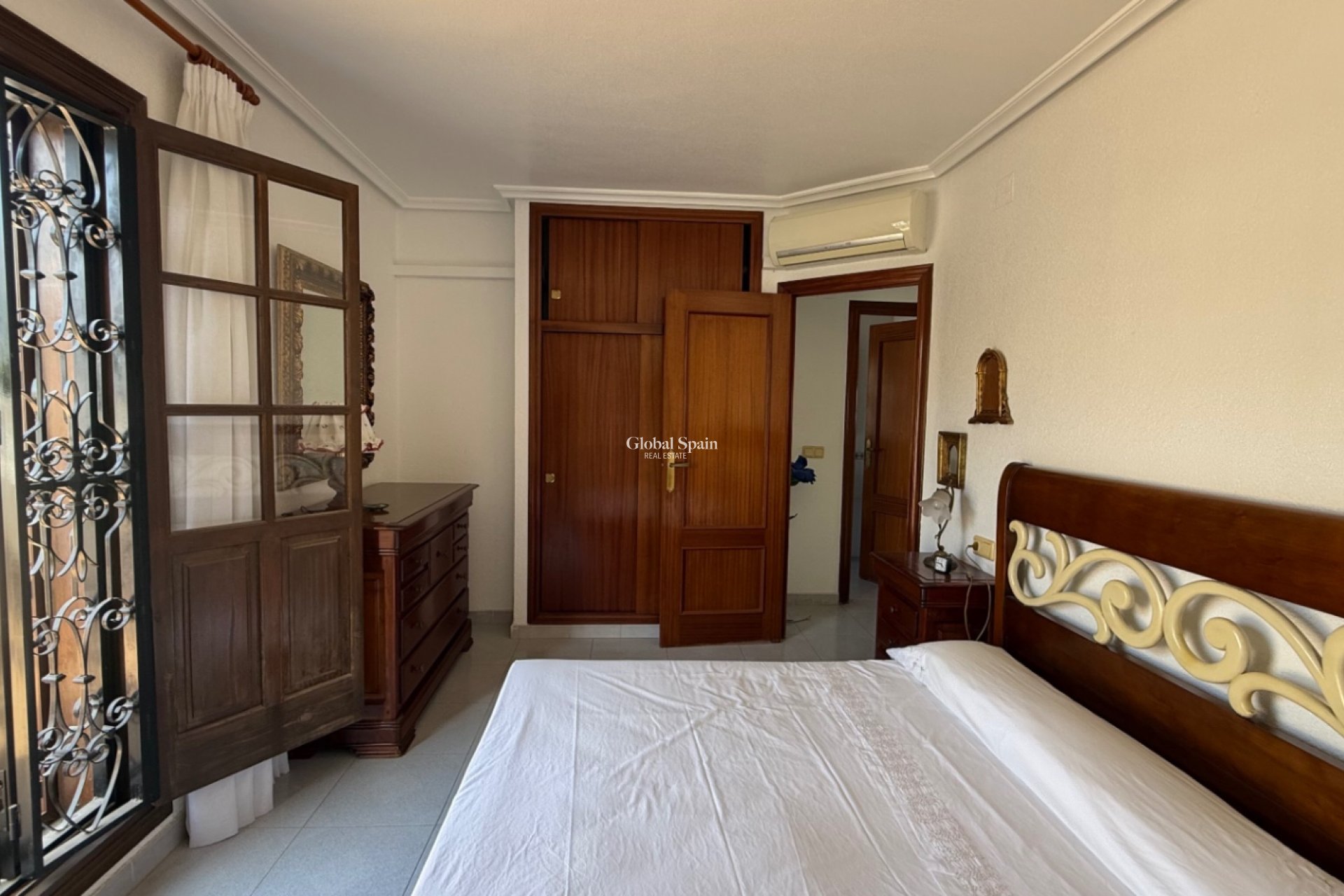 Resale - VILLA -
ORIHUELA - Inland