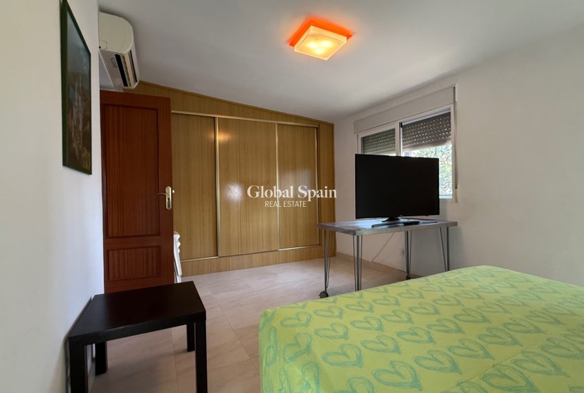 Resale - VILLA -
ORIHUELA - Inland