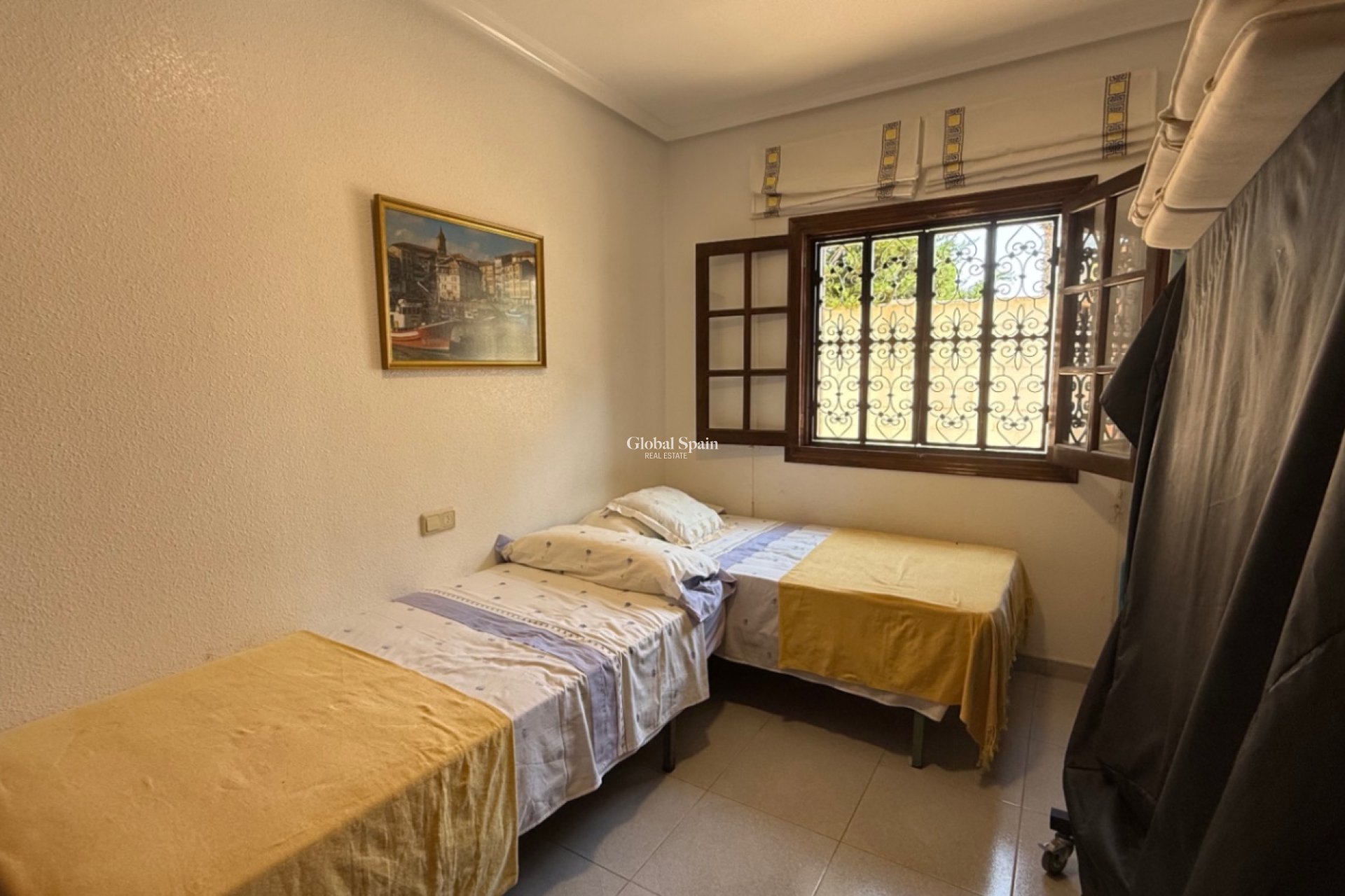 Resale - VILLA -
ORIHUELA - Inland