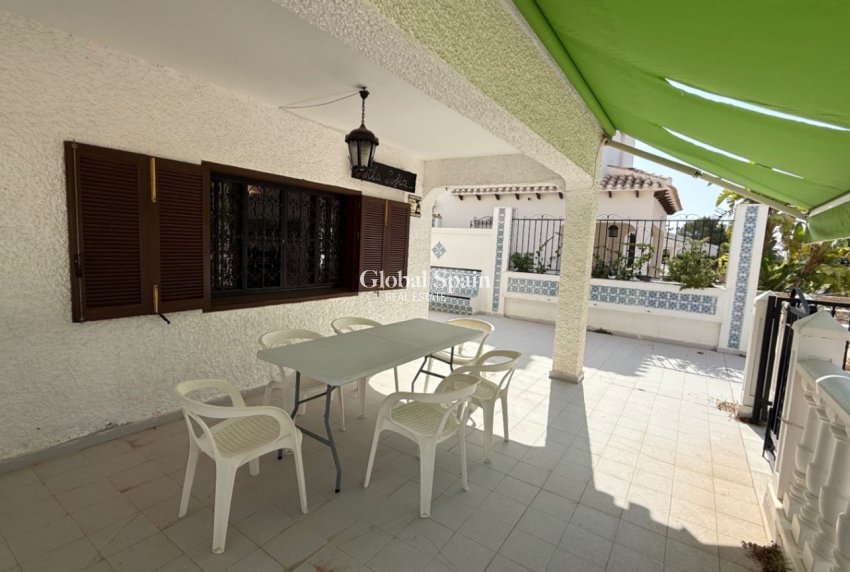 Resale - VILLA -
ORIHUELA - Inland