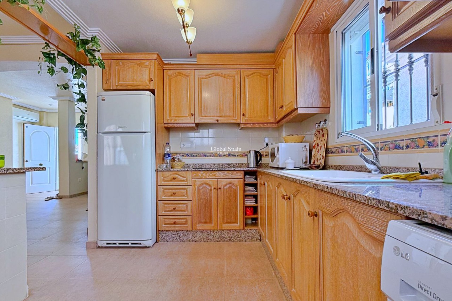 Resale - VILLA -
ORIHUELA - Inland