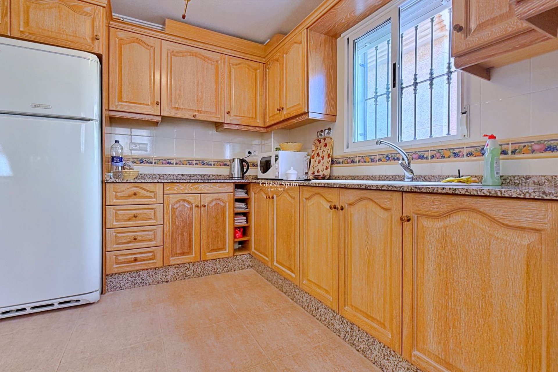 Resale - VILLA -
ORIHUELA - Inland