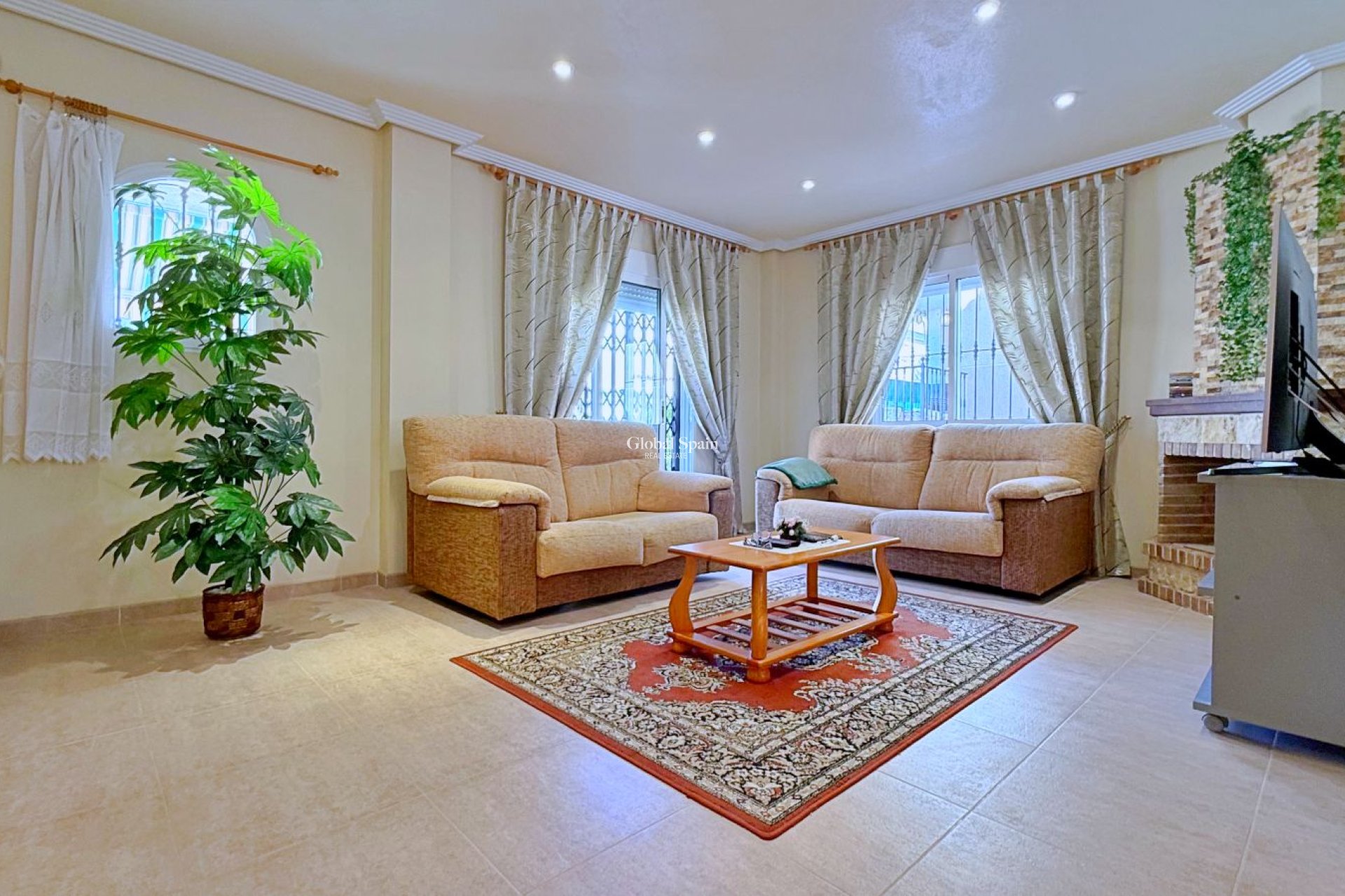 Resale - VILLA -
ORIHUELA - Inland