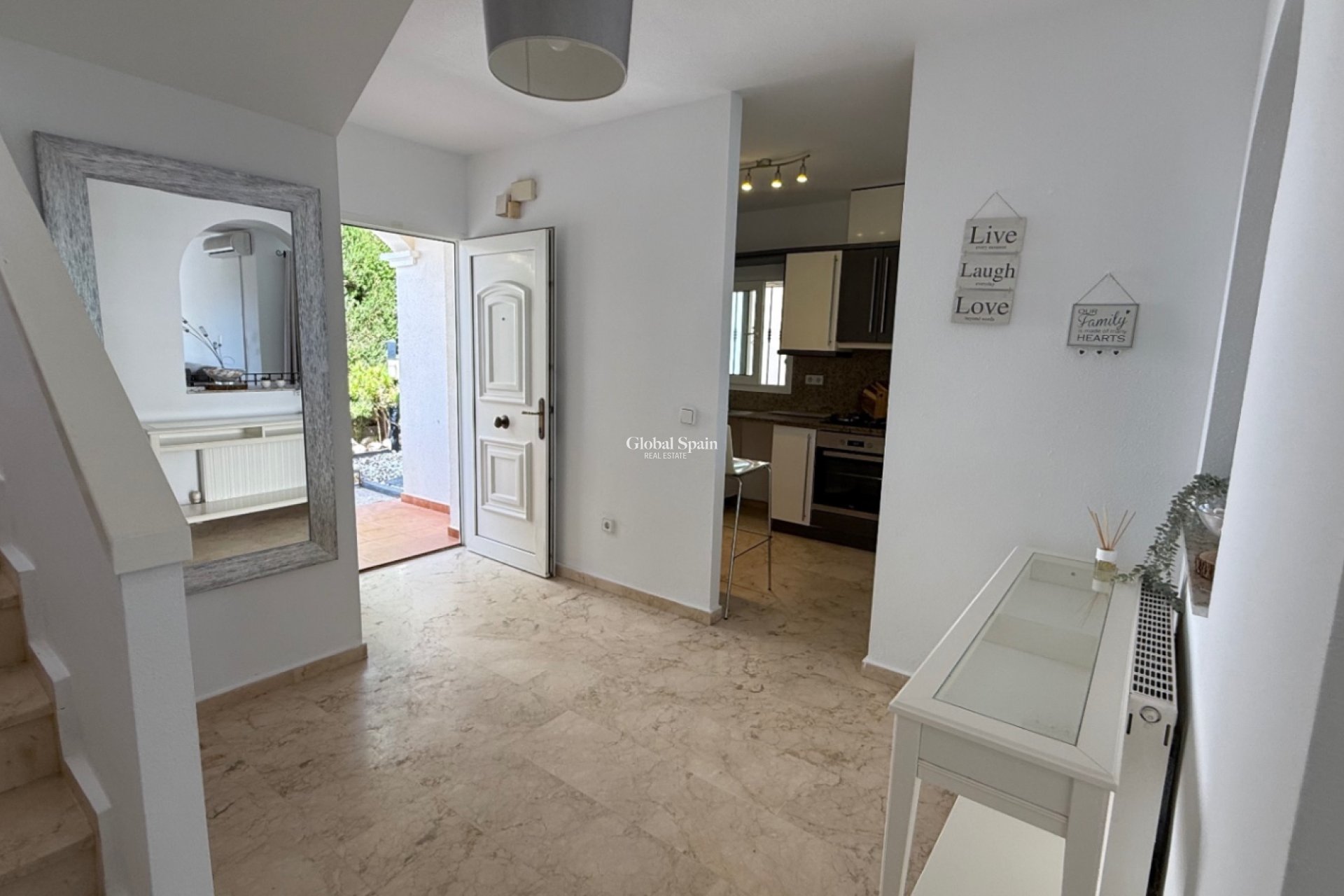 Resale - VILLA -
ORIHUELA - Inland