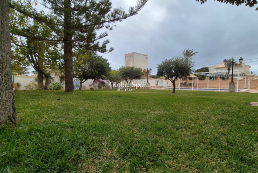 Resale - VILLA -
ORIHUELA - Inland