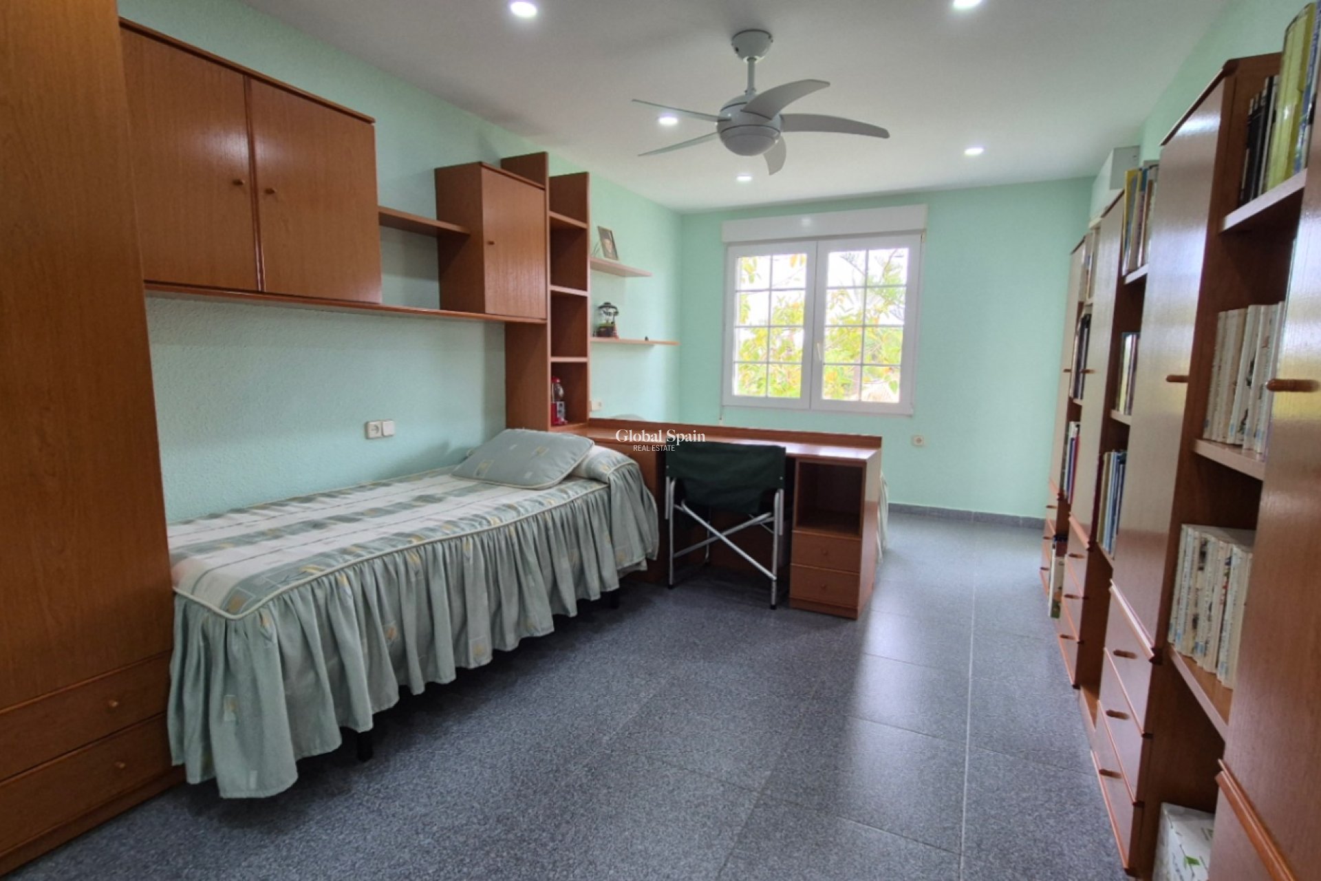 Resale - VILLA -
ORIHUELA - Inland